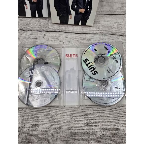 Suits: the Complete Series (DVD) - Picture 8 of 10